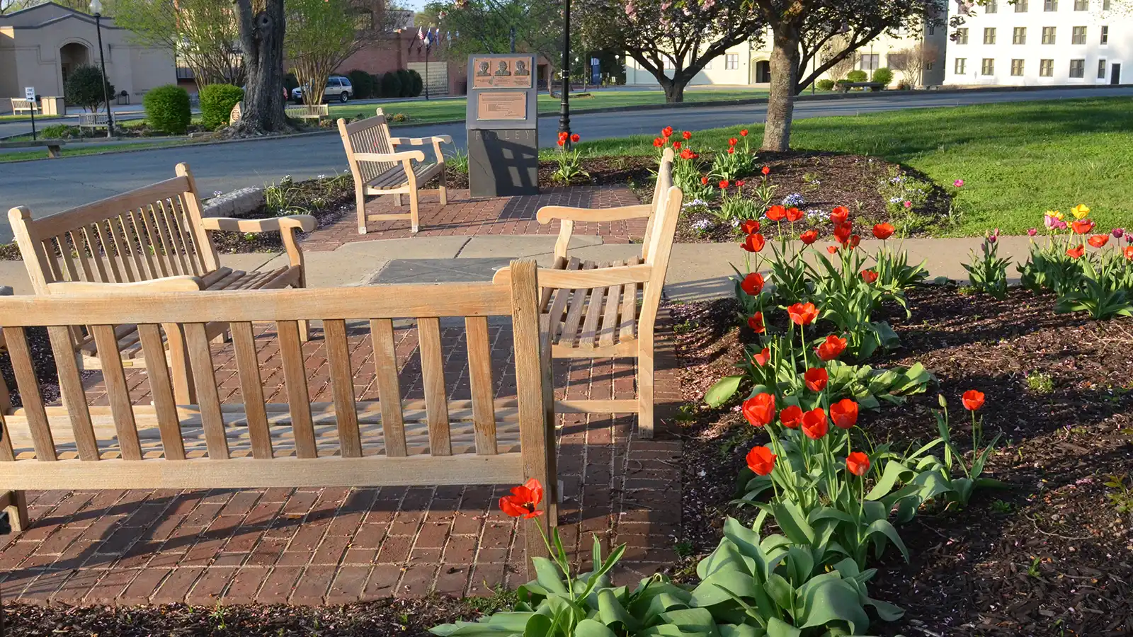 The benches surrounding Fraley Circle.